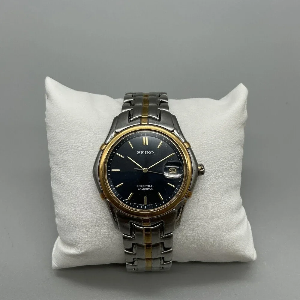 Seiko Perpetual Calendar Mens Watch 38mm Black Two Tone 8F32-0A09 For Parts